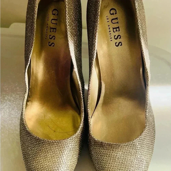 GUESS GOLDEN PUMPS SIZE 7 1/2 LIKE NEW WOMENS - Picture 14 of 14
